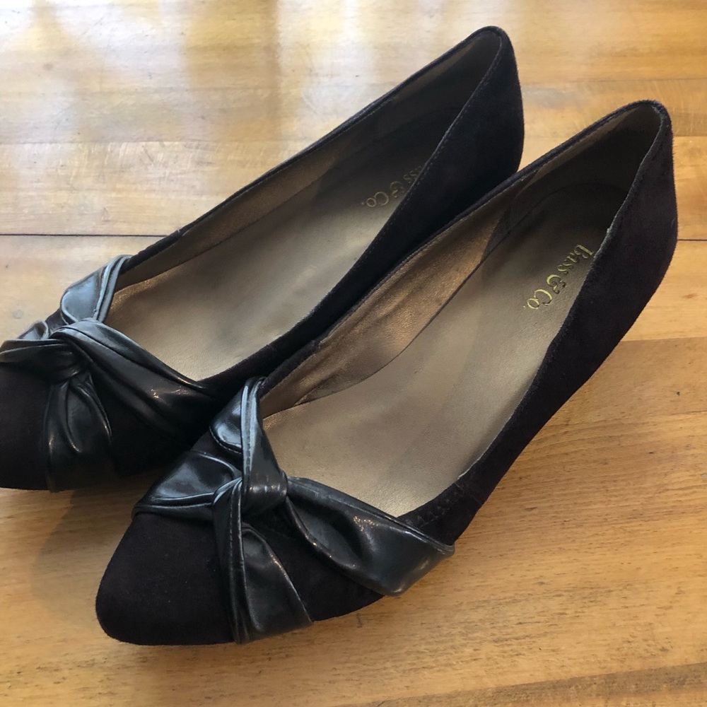 Dark brown/ 1 inch heel/  leather twist across toe/ size 6.5